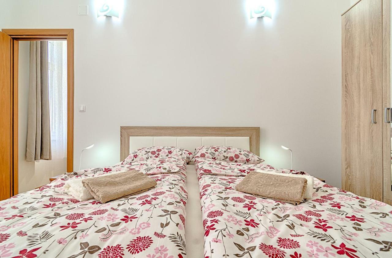 Apartment Zora & Natale Пула Екстериор снимка
