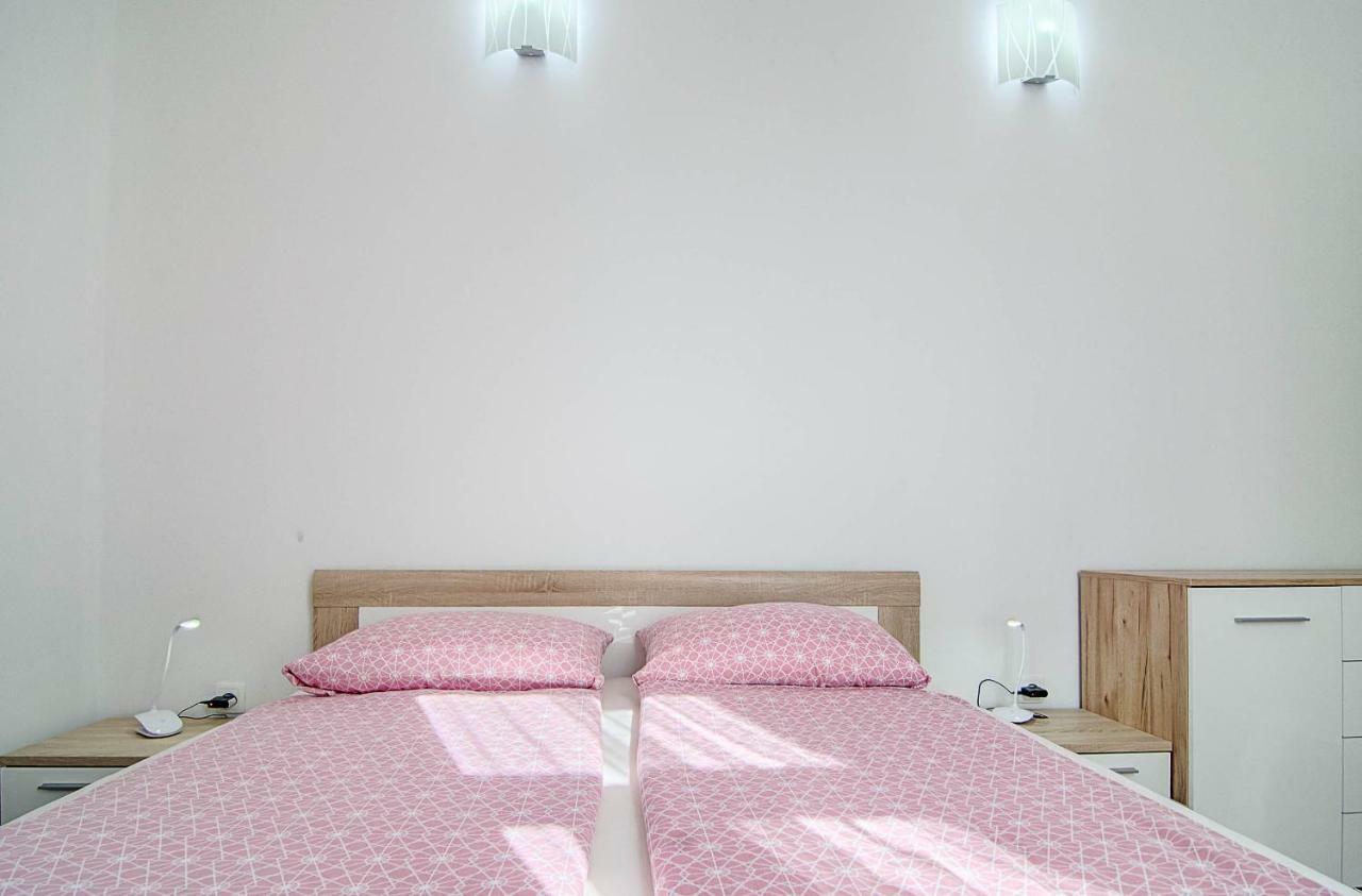 Apartment Zora & Natale Пула Екстериор снимка